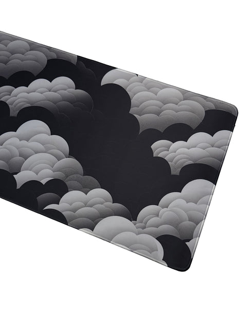 Zwart-witte muismat met abstracte luchttextuur – Cloud Static voor bureaustijl met karakter